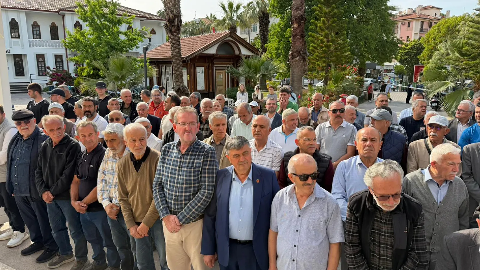 Fethiye'nin tanınmış avukatlarından Fikret Kaya için son görev yerine getirildi