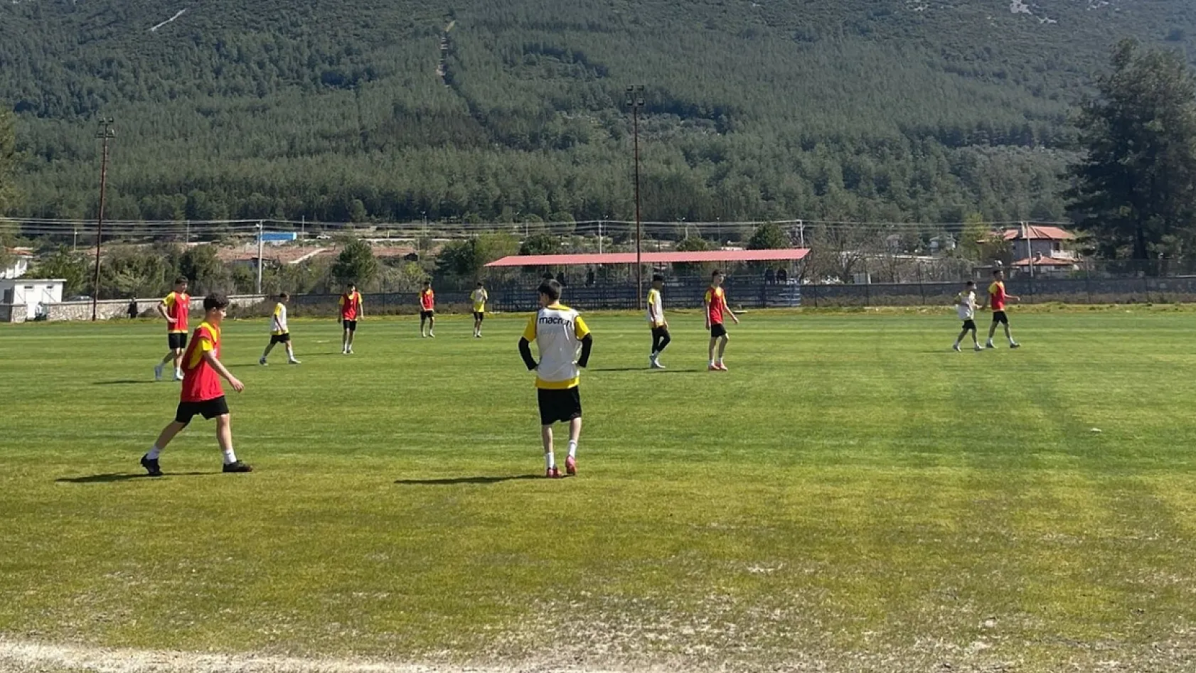 Fethiyespor'dan Geleceğe Yatırım: Genç Yetenekler Seçmelerde Ter Döküyor