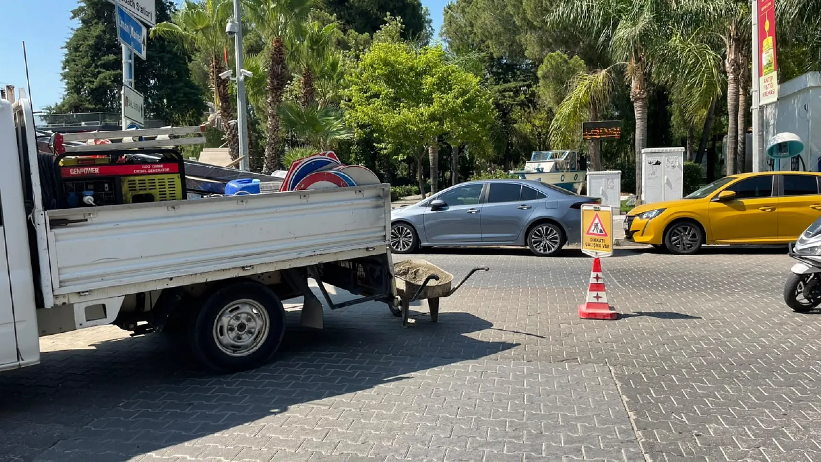 Fethiye'ye 4 dilde yönlendirme tabelası
