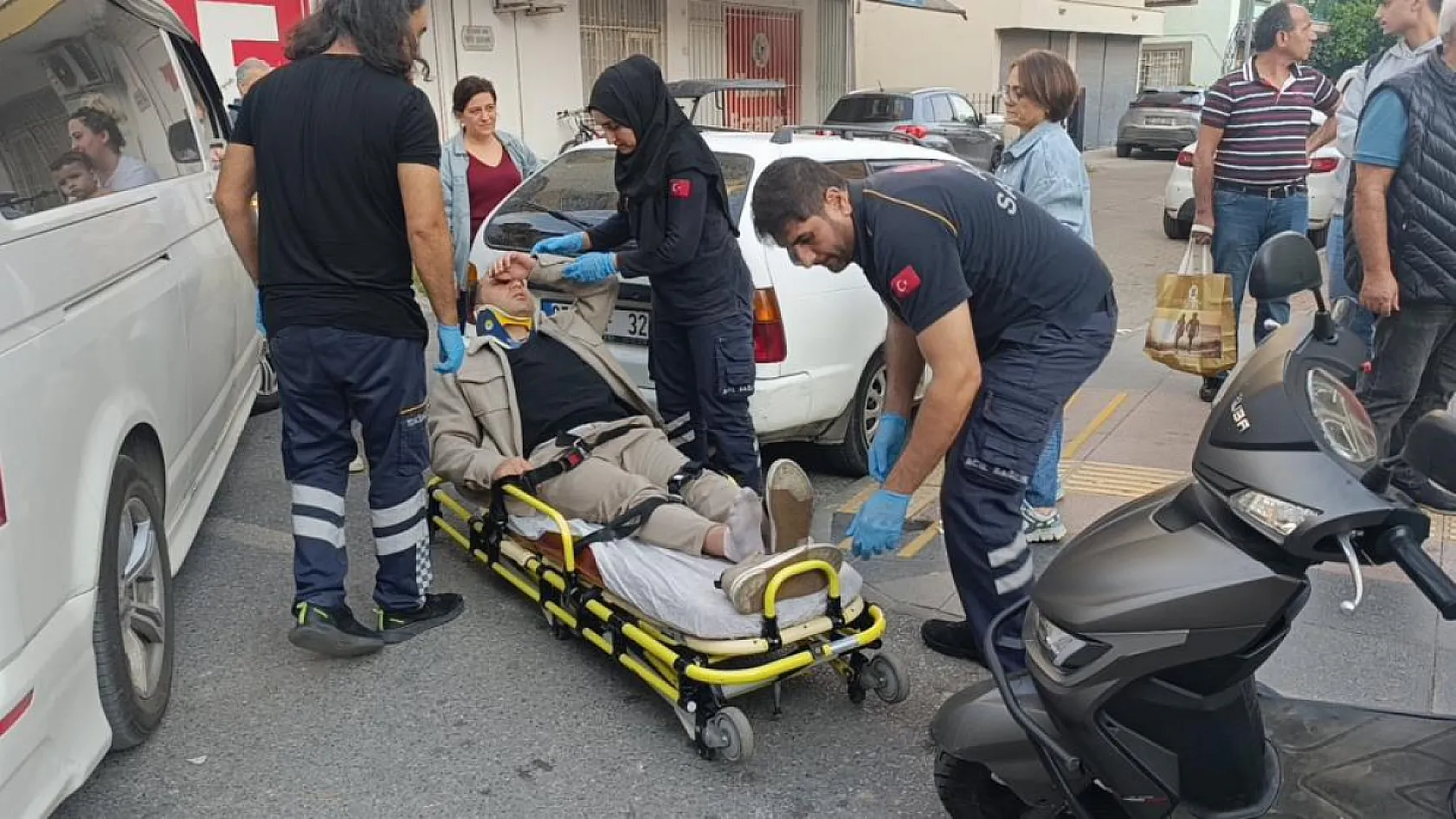 Aynı cadde üzerinde 5 dakika arayla kaza: 2 motosiklet sürücüsü yaralandı