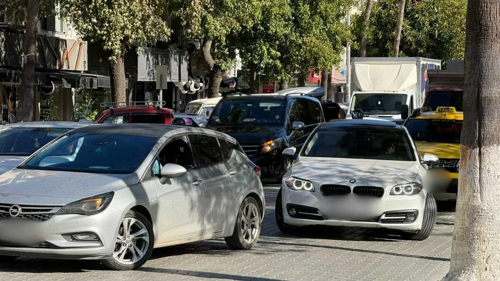 Fethiye'de trafik kabus oldu