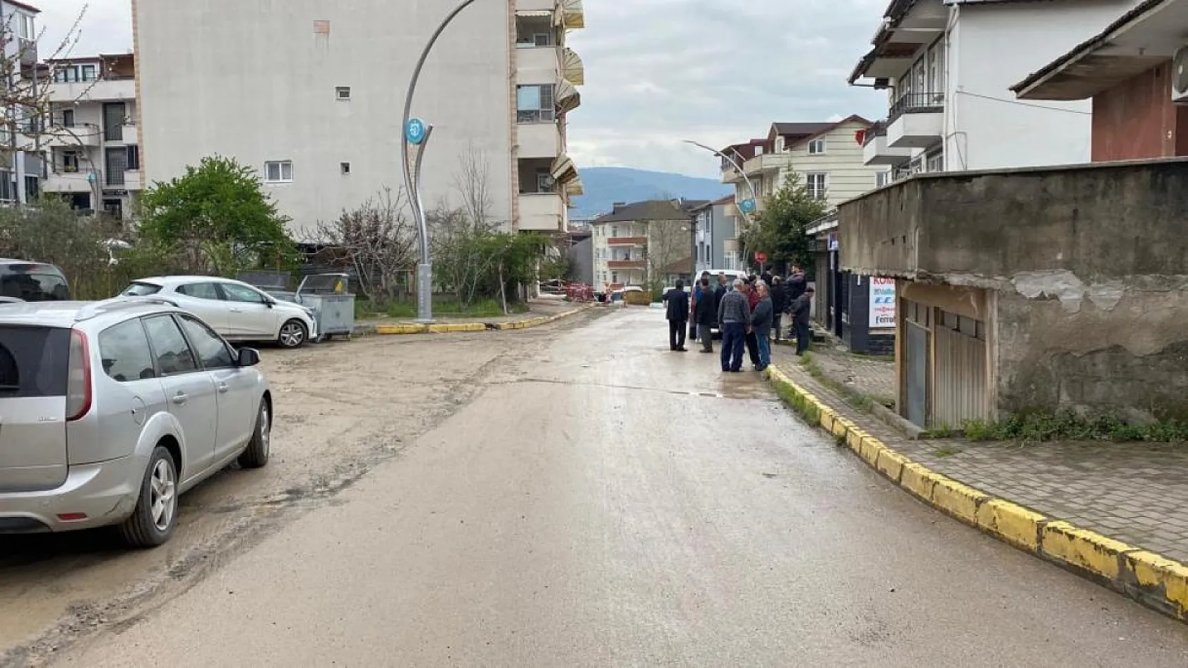 Freni boşalan kamyon dehşet saçtı: Yaşlı adam hayatını kaybetti