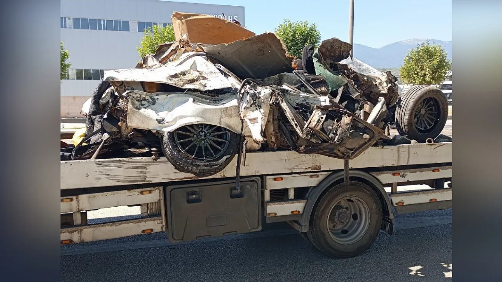 Zincirleme Trafik Kazasında Yaralanan Otomobil Sürücüsü 3 Gün Sonra Yaşamını Yitirdi