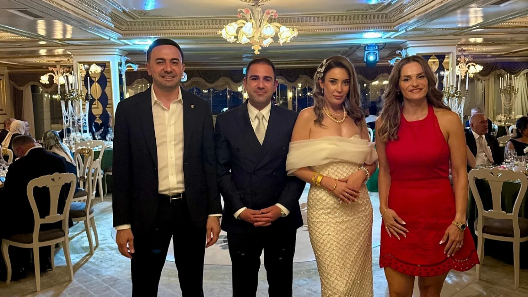 FTSO Meclis Üyesi Can Yılmaz ile Yüksek Mimar Tuğçe Yıldız Nişanlandı