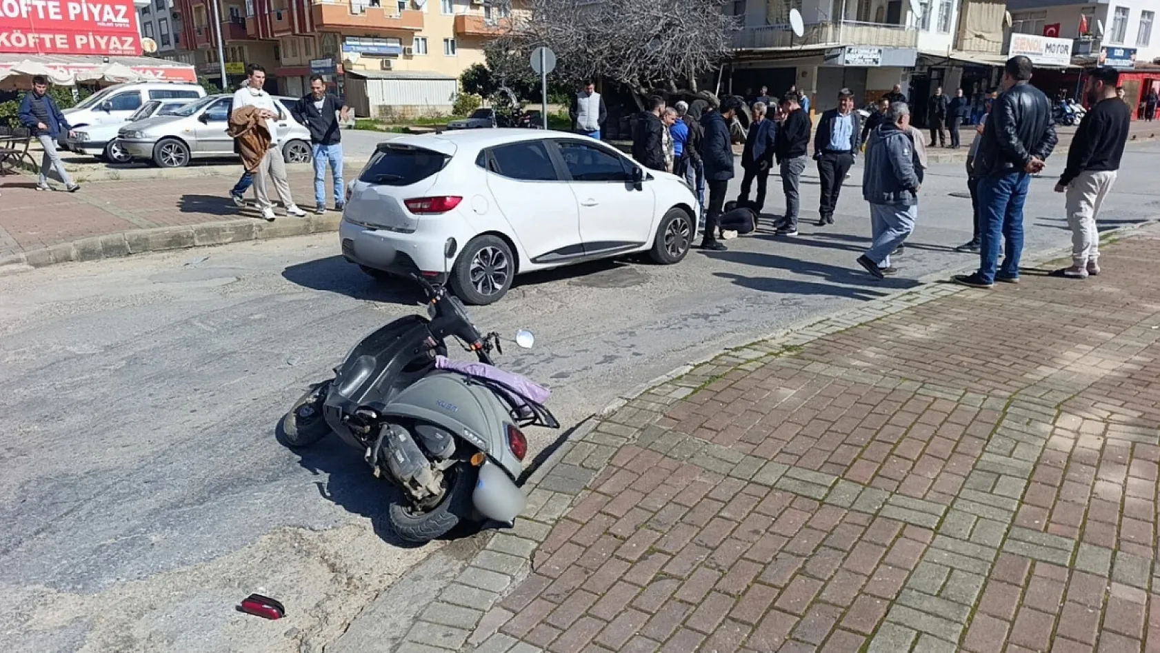 Otomobil ile motosiklet çarpıştı: 1 yaralı