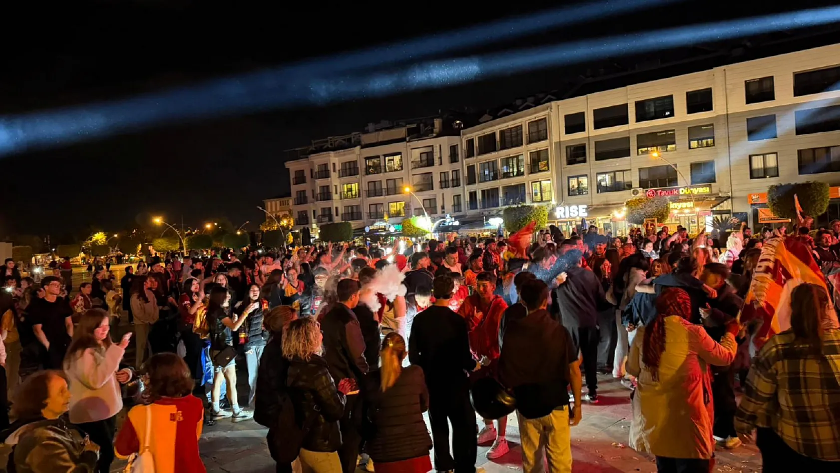 Galatasaray Samsun'da Yenildi: Fethiye'de Şampiyonluk Kutlamaları Haftaya Ertelendi