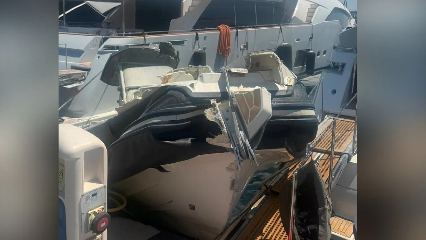 Bodrum'da Şişme Bot Rıhtıma Çarparak Patladı: 1 Yaralı