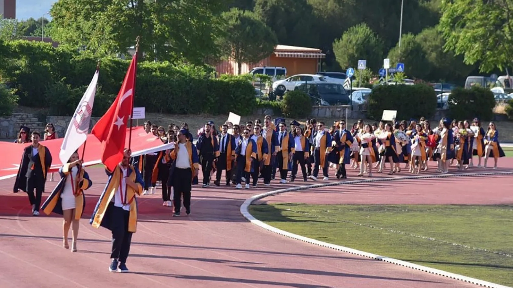 Geleceğin eğitimcileri MSKÜ'den mezun oldu