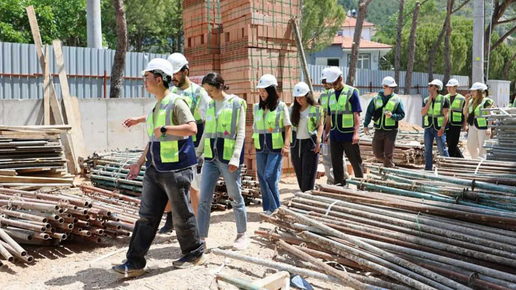 Geleceğin Mühendisleri Muğla'daki Huzurevi İnşaatını Gezdi