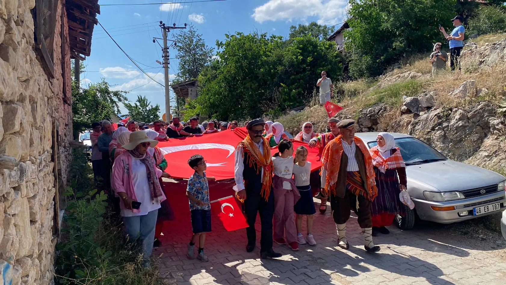 Geleneksel Seydikemer Yayla Çobanisa Devecik-Emincik Şenliği Yayla Yürüyüşüyle Başladı
