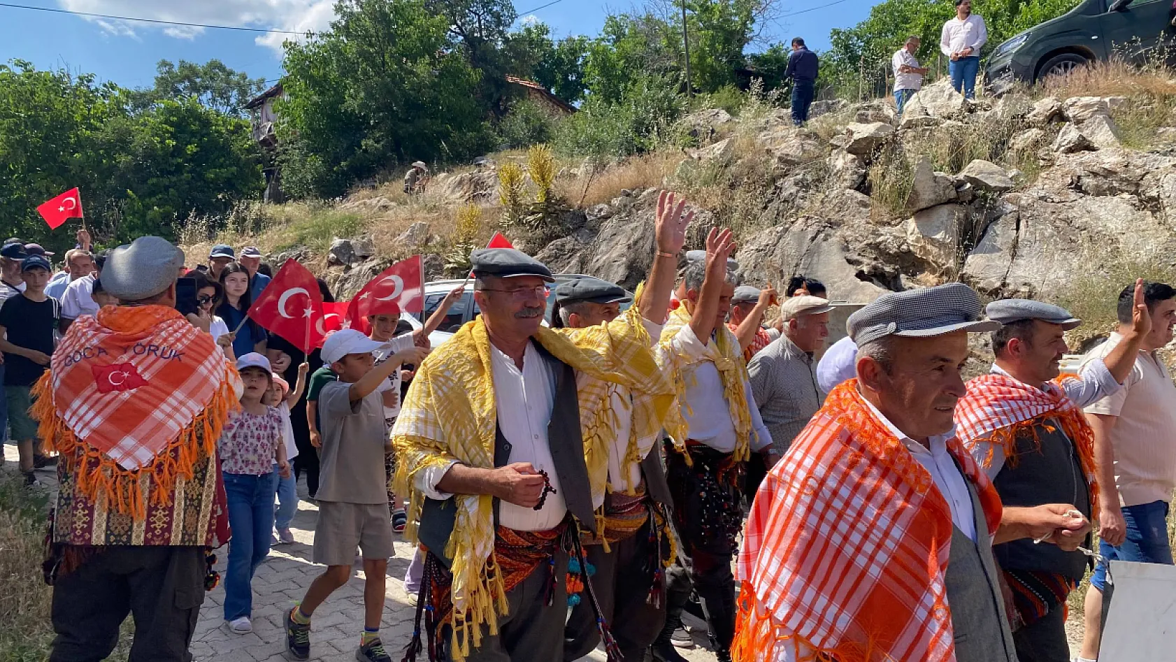 Geleneksel Seydikemer Yayla Çobanisa Devecik-Emincik Şenliği Yayla Yürüyüşüyle Başladı