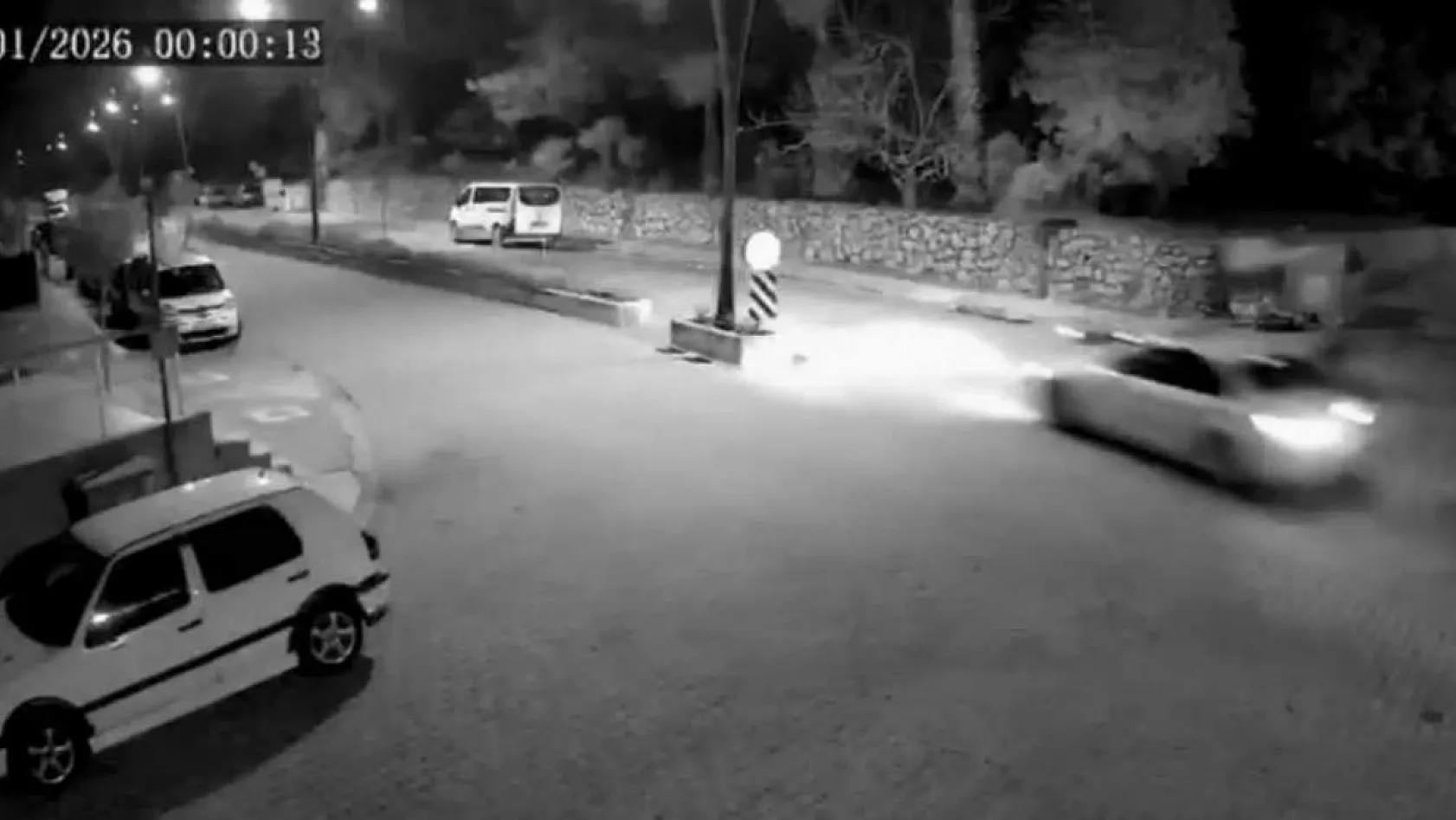 Marmaris'te otomobilin çarptığı motosikletli ve yolcusu metrelerce savruldu