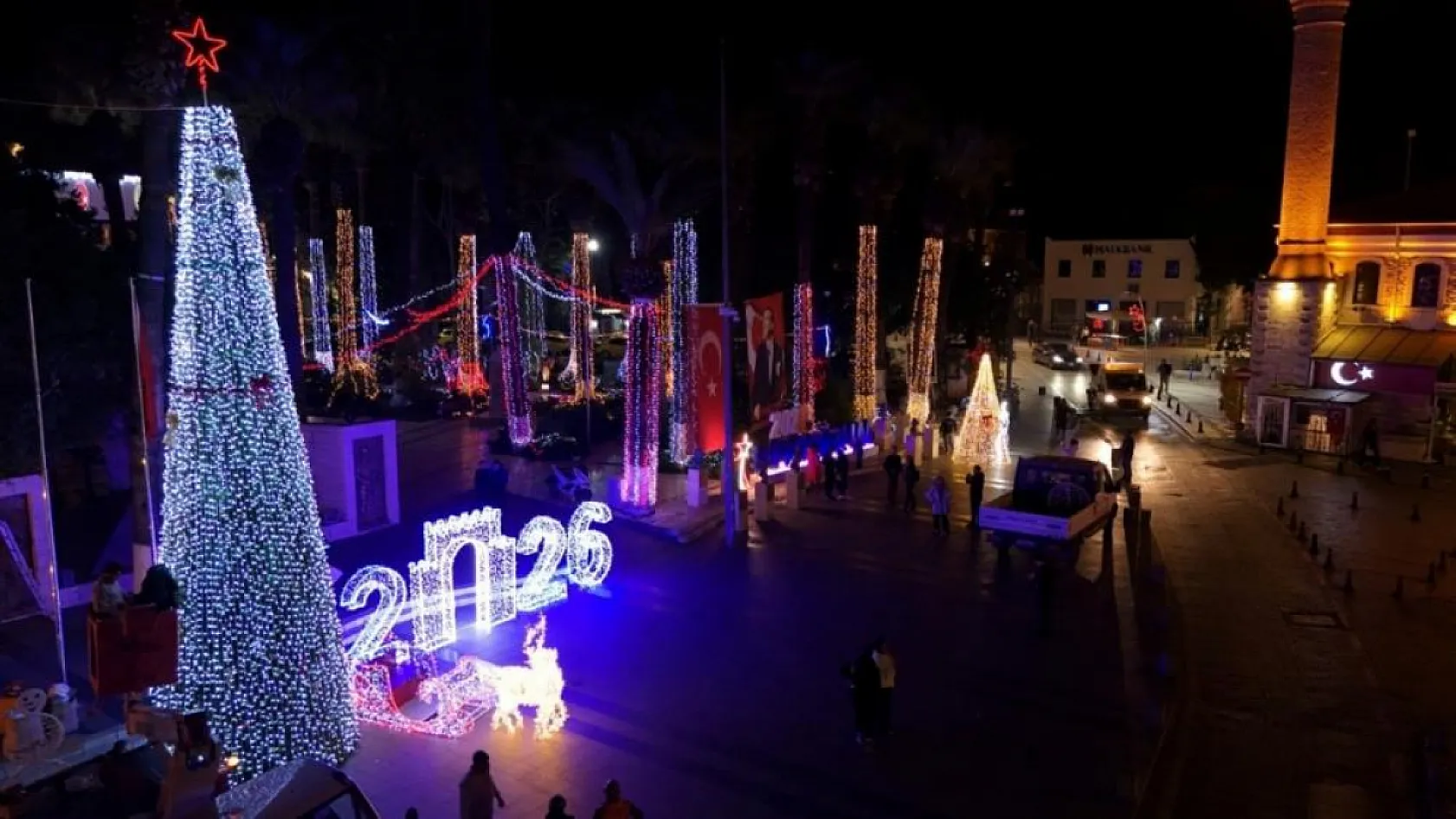 Bodrum meydanının ışıltısı fotoğraf karelerine yansıdı
