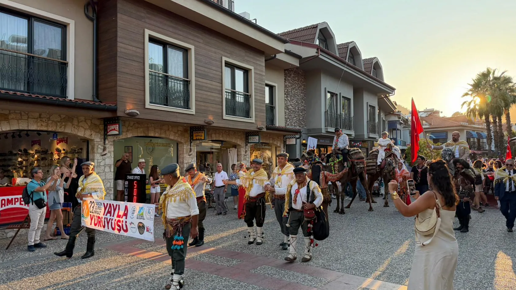 Göcek'te Yayla Yürüyüşü coşkusu kortejle başladı, konserle taçlandı