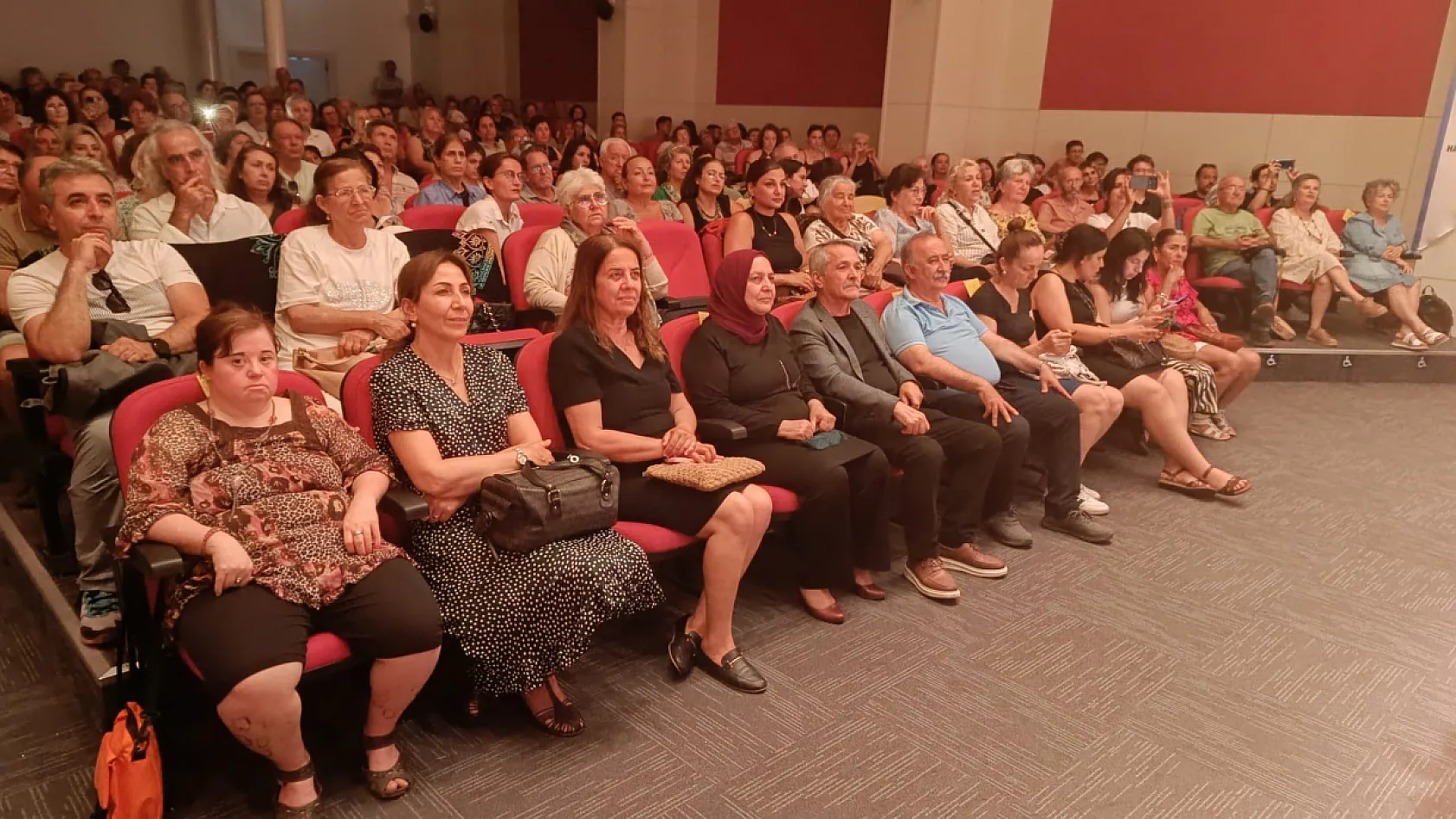 'Gönüllerden Geçen Nağmeler' Fethiye'de yankılandı