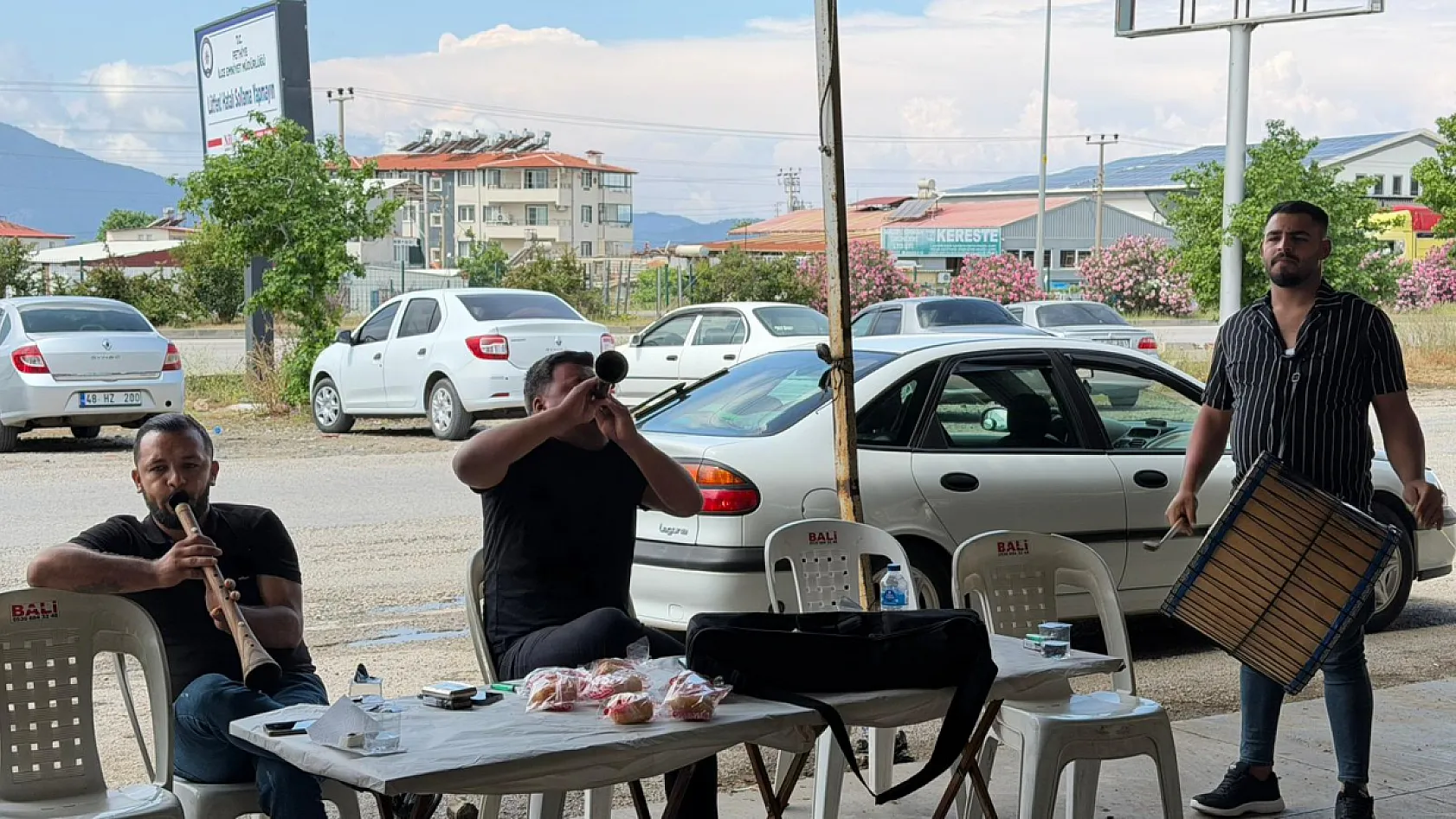 Görev yeri Van, buluşma noktası Fethiye: Büyükcumhur çifti için düğün yemeği