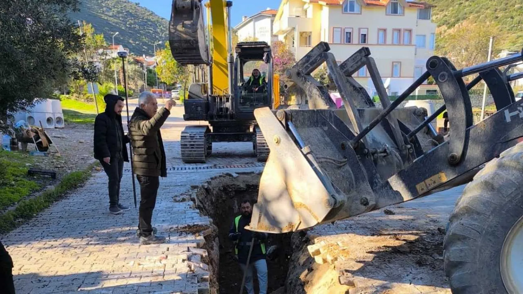 Muğla Büyükşehir, Datça'da 53 Bin Metrelik Yol Ağını Yeniliyor