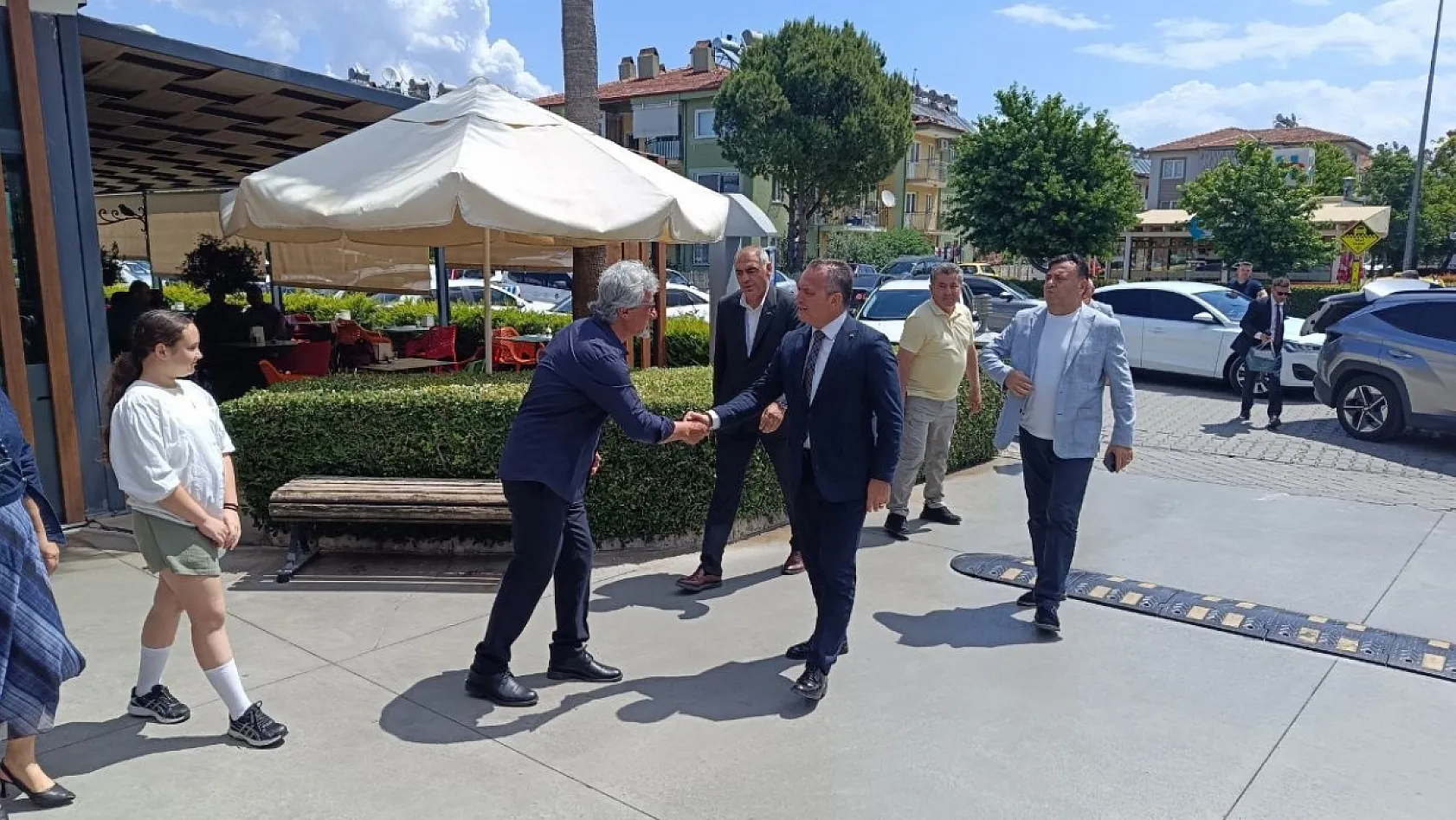 Hastanede Tedavi Gören Alim Karaca'ya Bayram Ziyareti