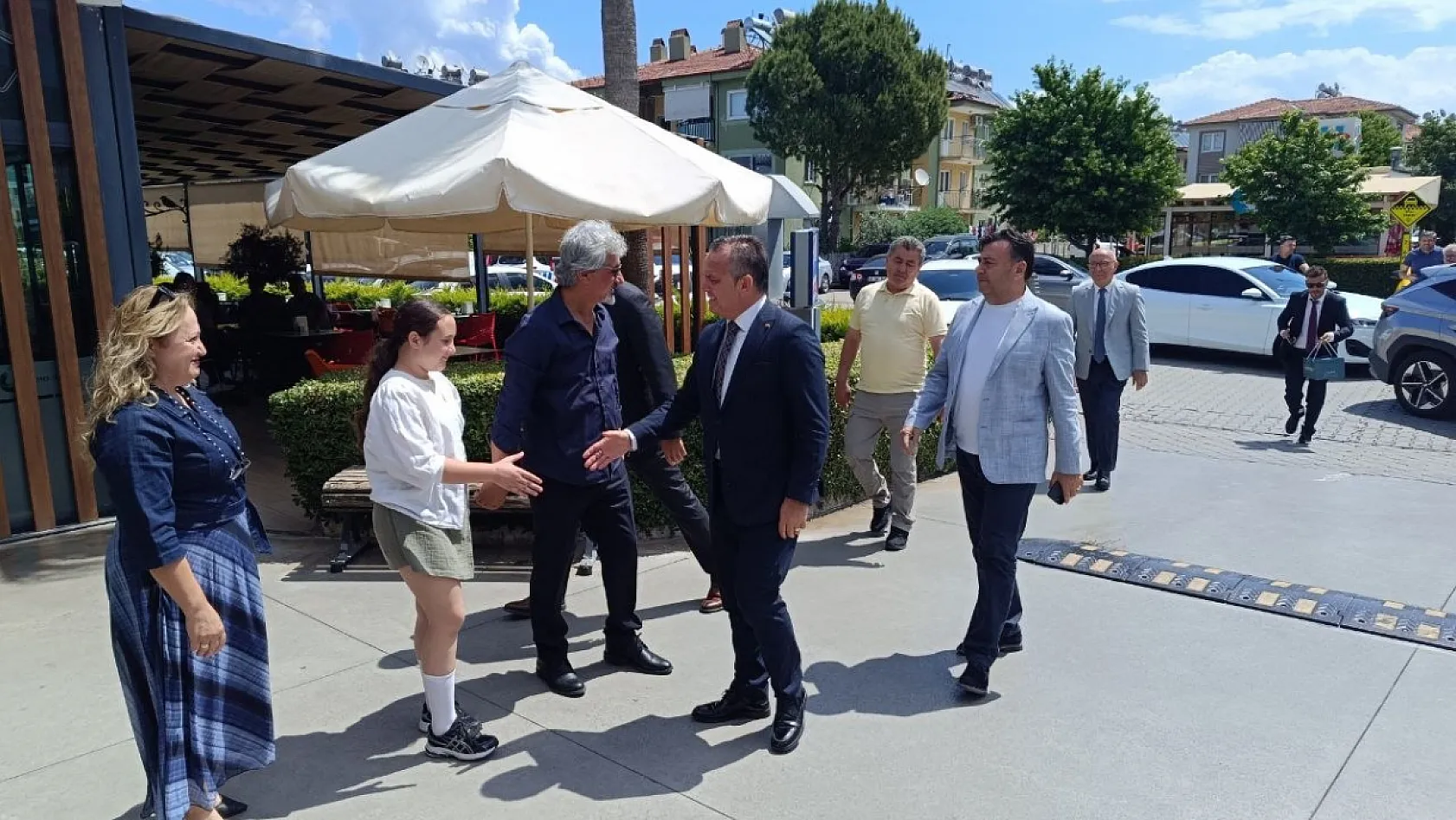 Hastanede Tedavi Gören Alim Karaca'ya Bayram Ziyareti