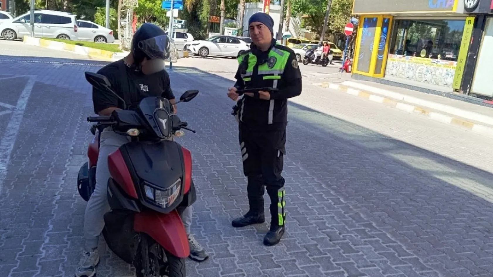 Fethiye'de Motosiklet Sürücülerine Sıkı Denetim: Kask ve Koruyucu Ekipman Kontrolü Yapıldı