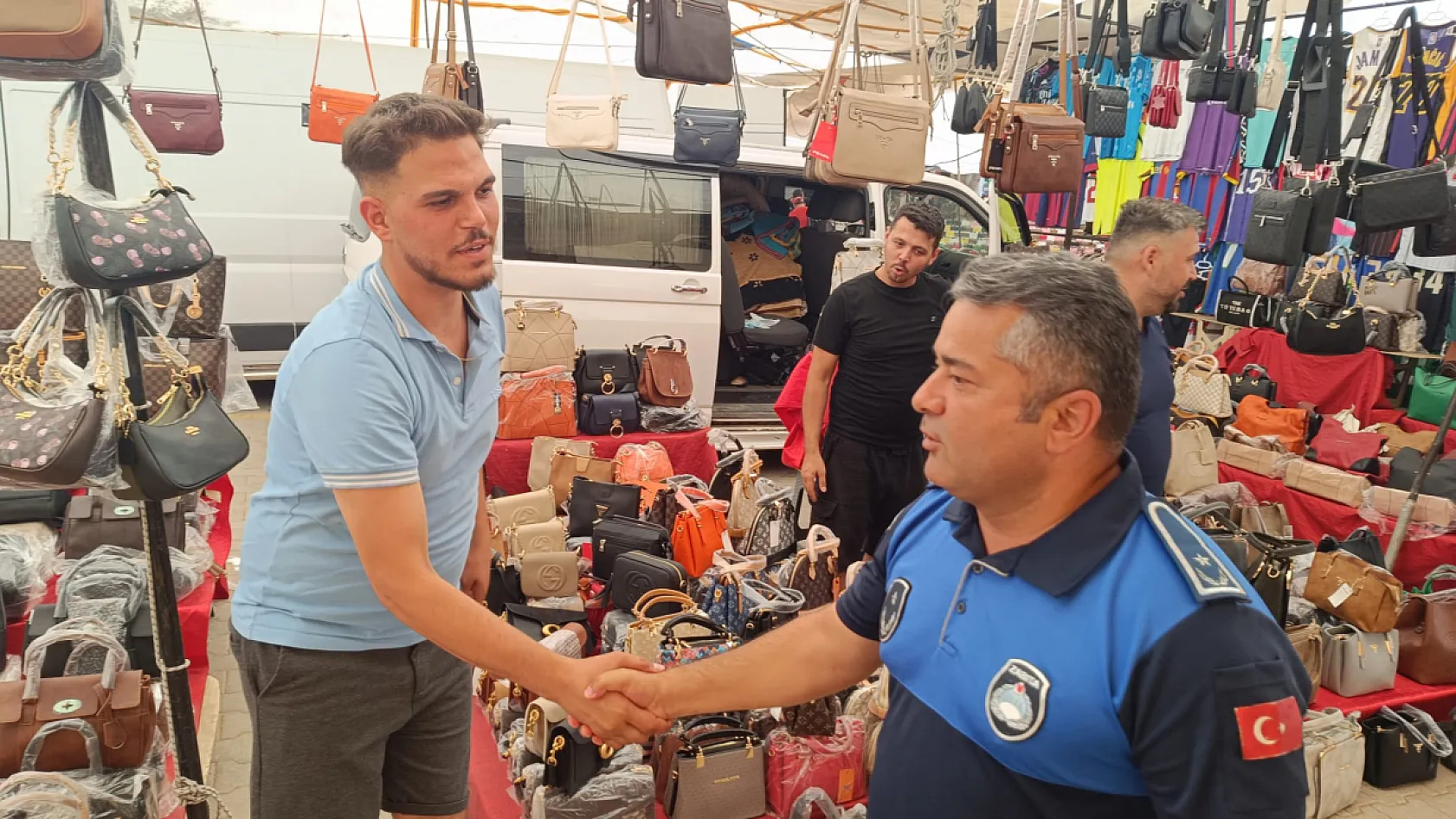 Fethiye'de Hisarönü pazarında yaz bereketi umudu: 'Müşteri potansiyelimiz artmaya başladı'