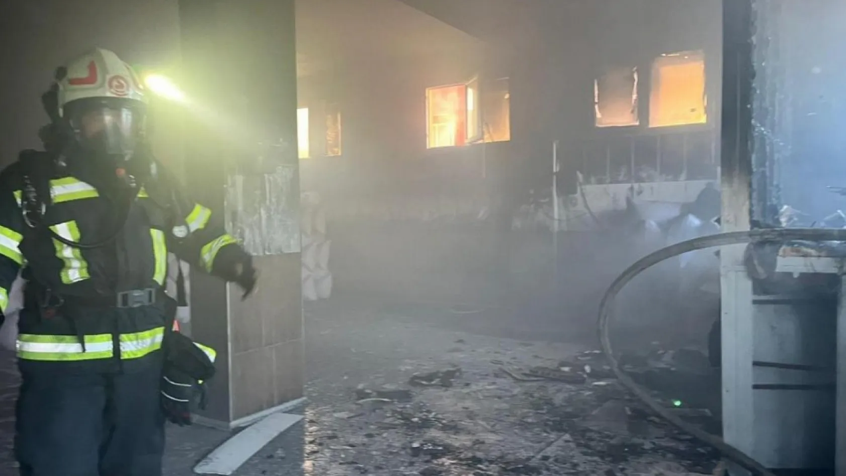 Denizli'de kuruyemiş fabrikasında korkutan yangın
