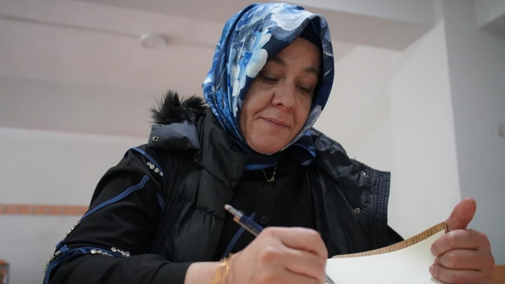 İki çocuk annesi, kızının 'yapabilirsin' sözüyle üniversiteli oldu