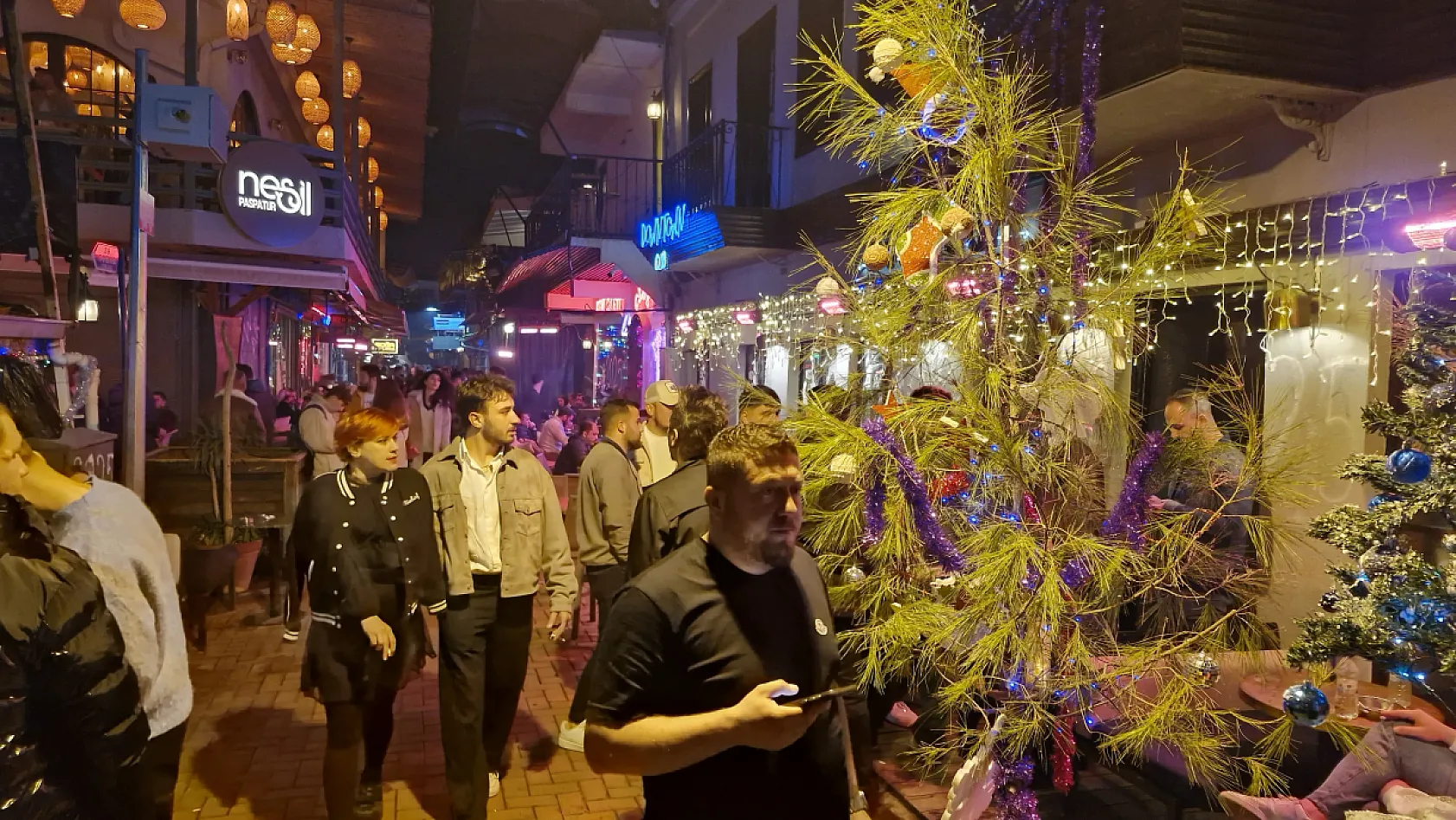 Fethiye Paspatur'da Yılbaşı Eğlencesi