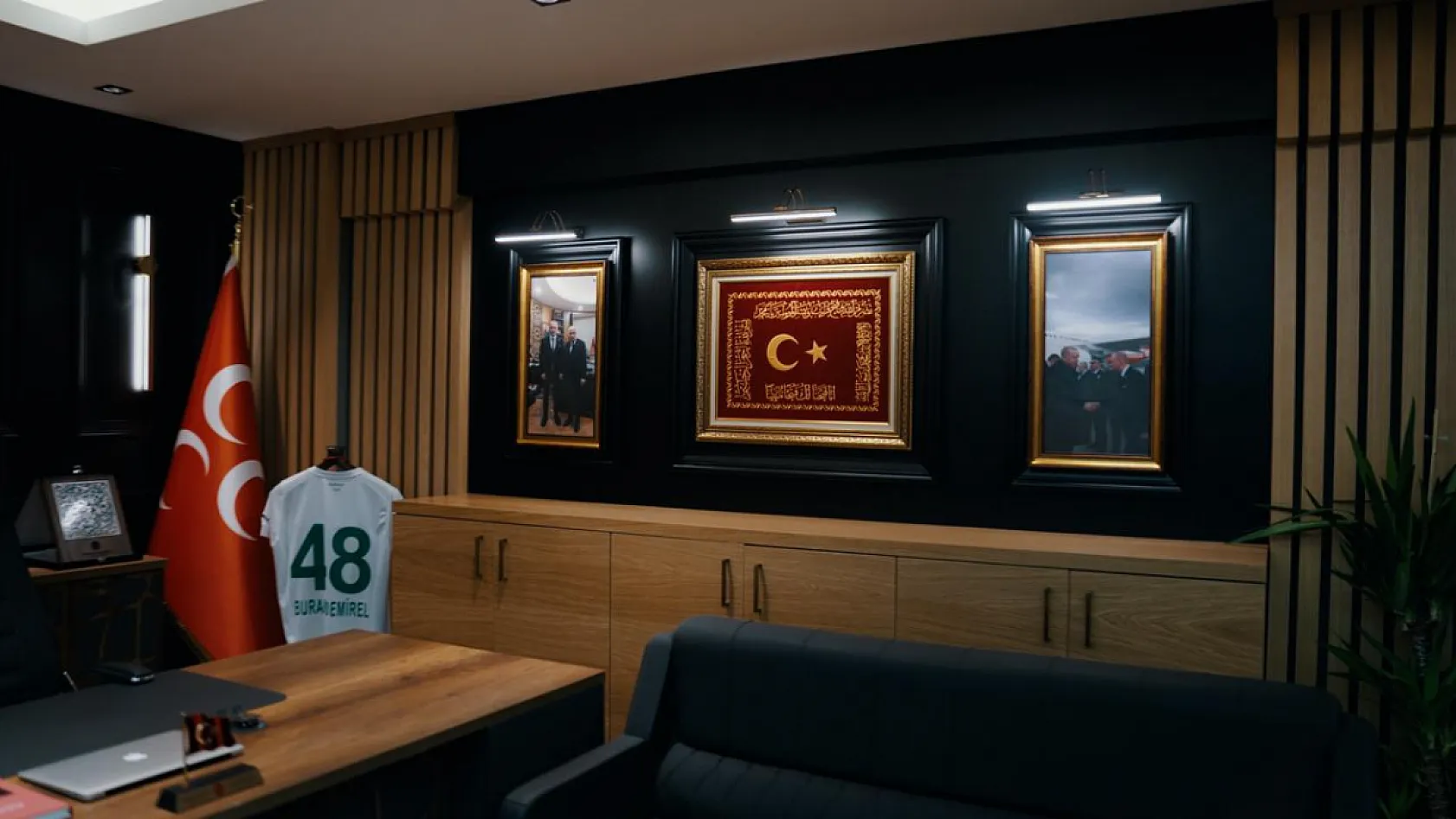 MHP Muğla İl Başkanlığı yeni hizmet binasında vatandaşları ağırlıyor