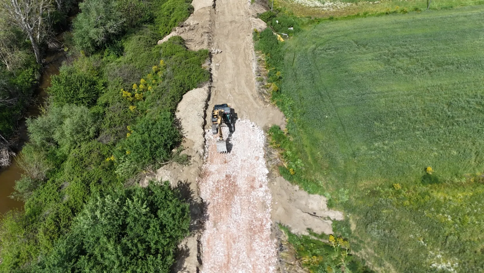 Büyükşehir'in Milas Kırsalındaki 80 Milyonluk Yol Yatırımı Devam Ediyor
