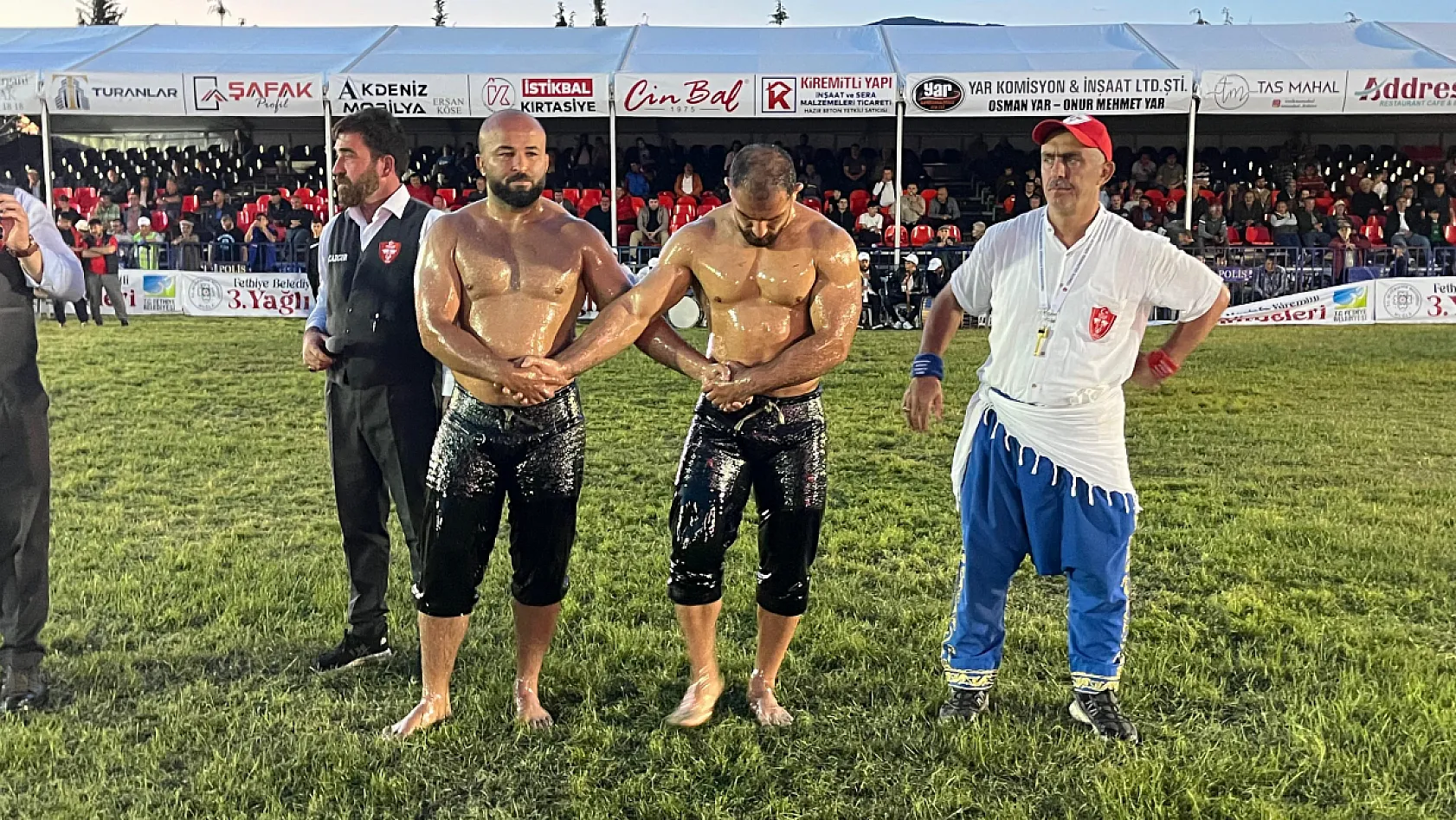 Fethiye'de başpehlivan Feyzullah Aktürk oldu