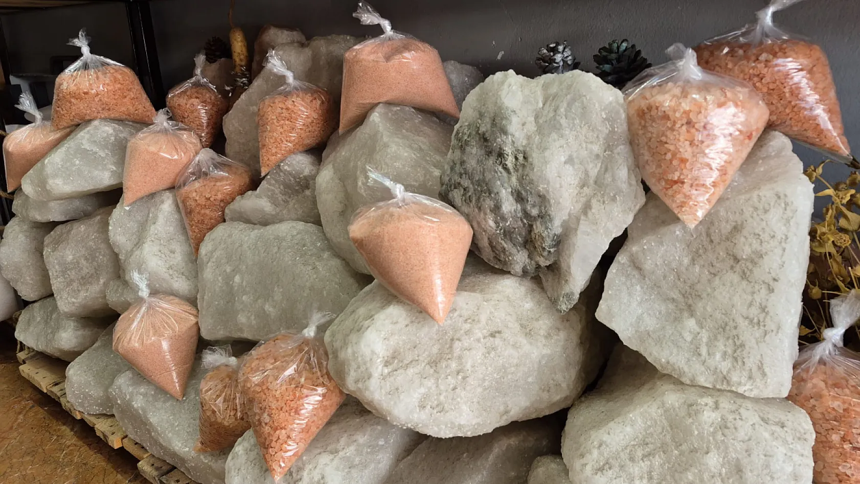 Fethiye'de kaya tuzuna olan talep artıyor