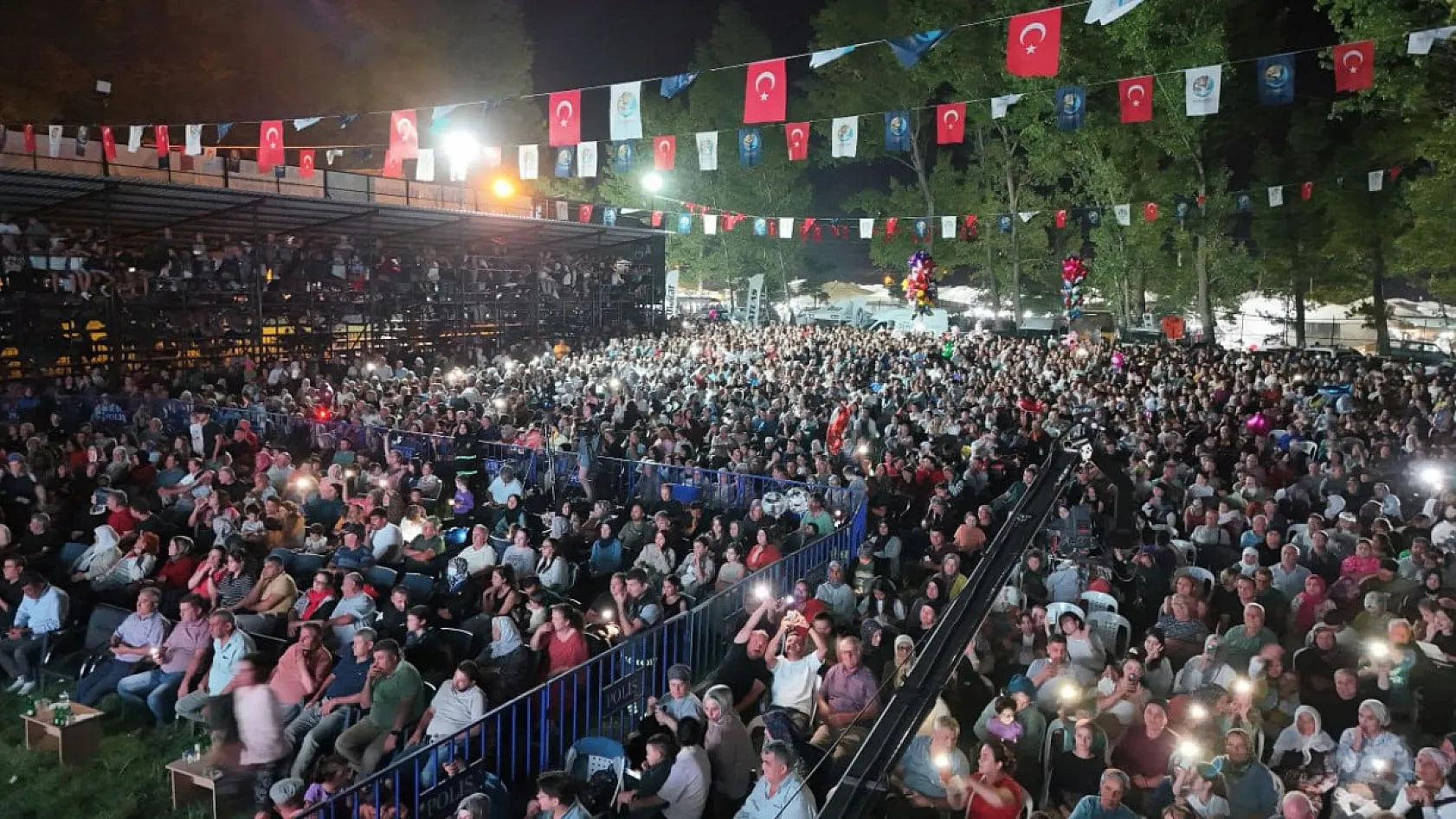 Seki Zümrüt Çayırında Alişan Rüzgarı Esti