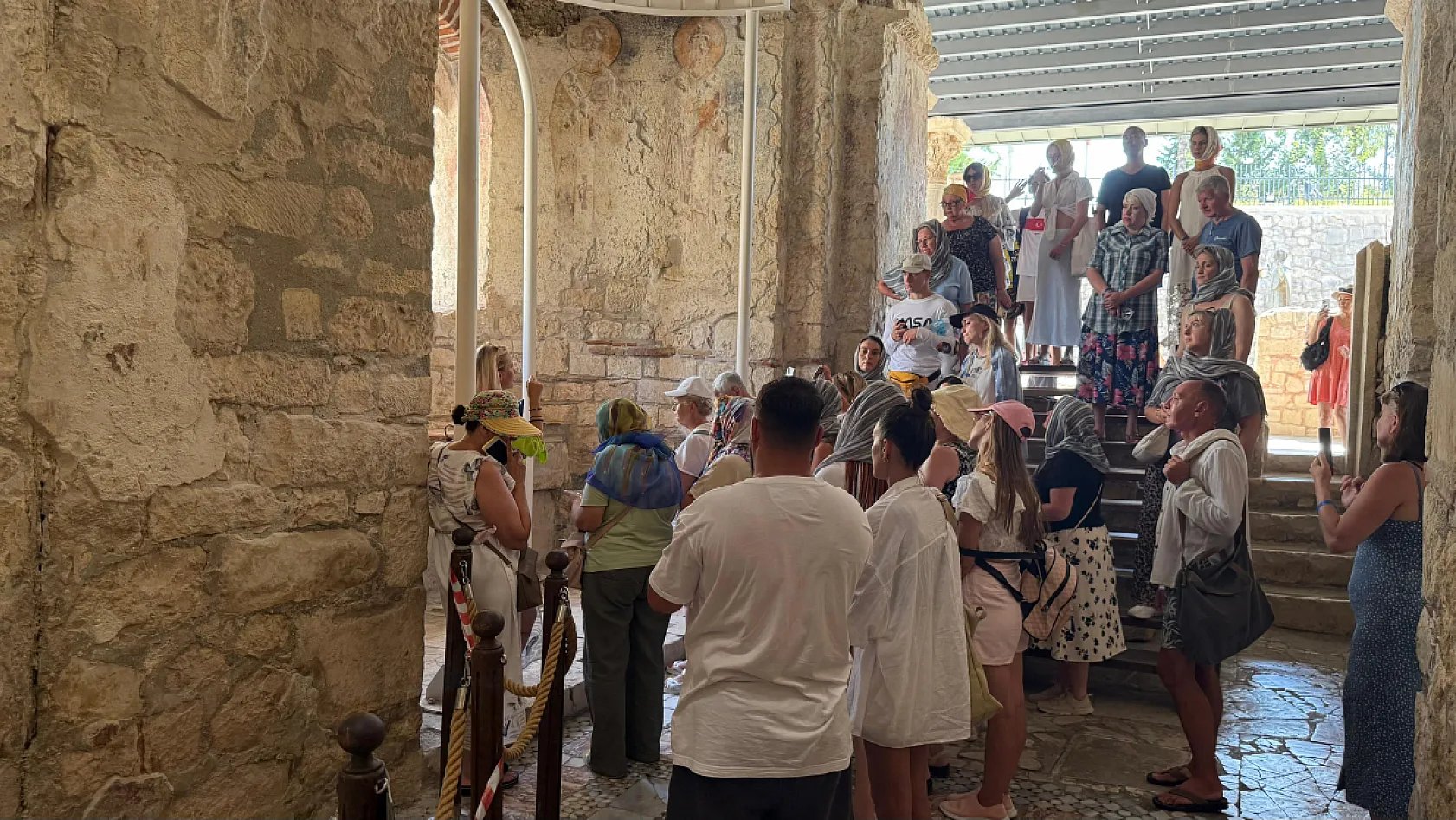Antalya Demre'deki Aziz Nikolaos Kilisesi Turist Akınına Uğruyor
