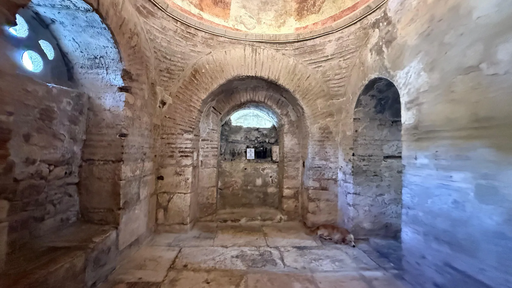 Antalya Demre'deki Aziz Nikolaos Kilisesi Turist Akınına Uğruyor