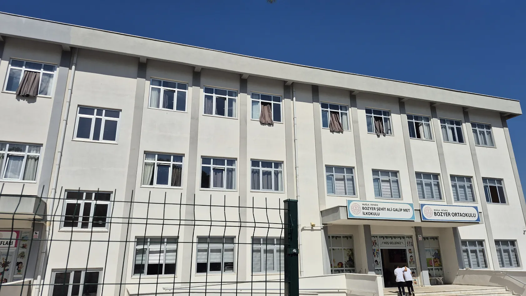 Fethiye'de Veliler Öğretmenlerinin Seydikemer'e Görevlendirilmesine Tepki Gösterdi