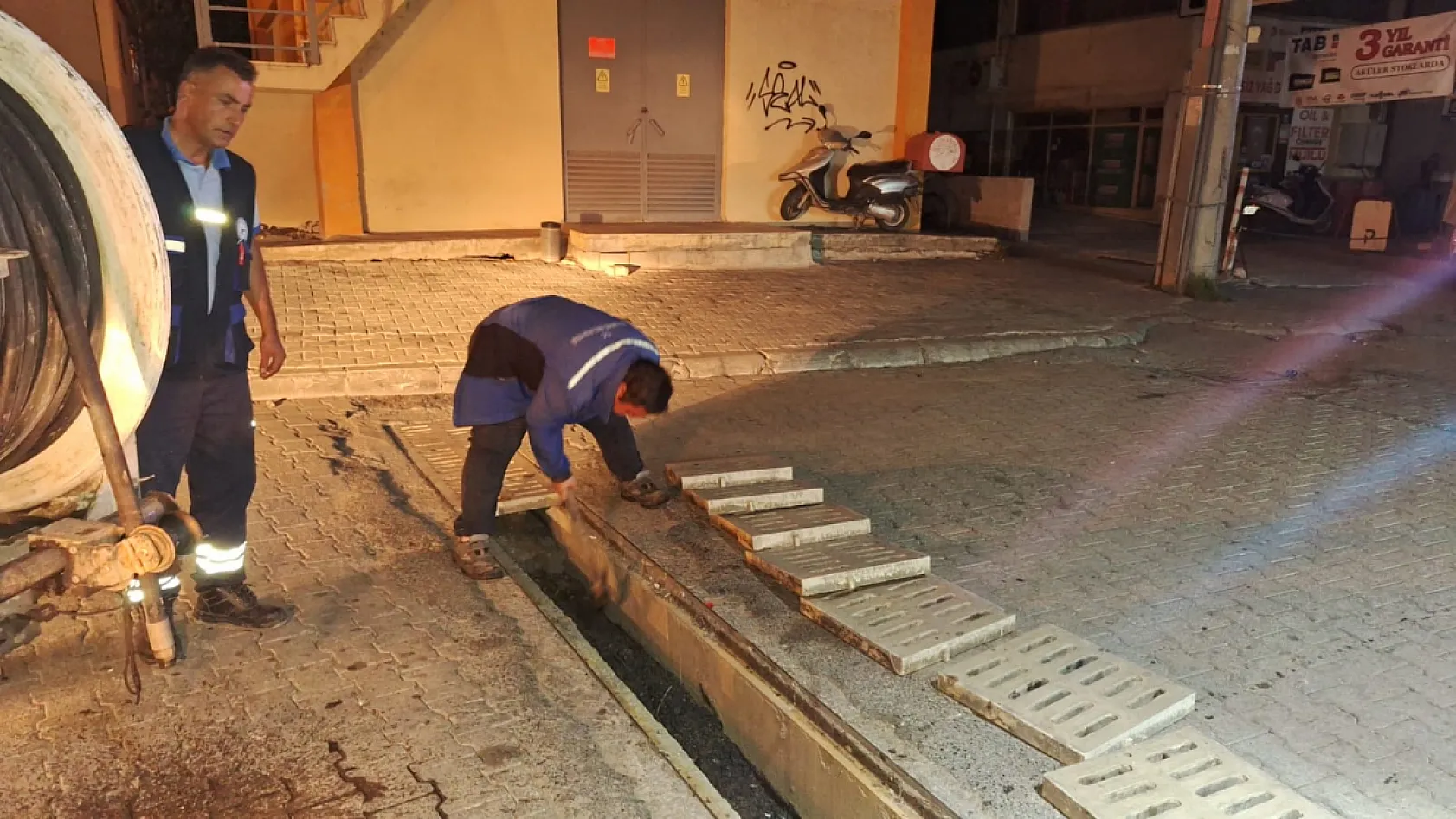 Fethiye Belediyesi Sağanak Öncesi Alarmda! Ekipler Gece Boyunca Sahadaydı