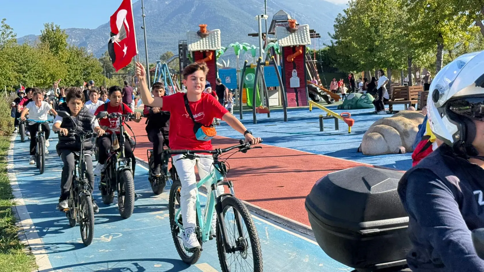 Fethiye'de Pedallar Cumhuriyet İçin Çevrildi