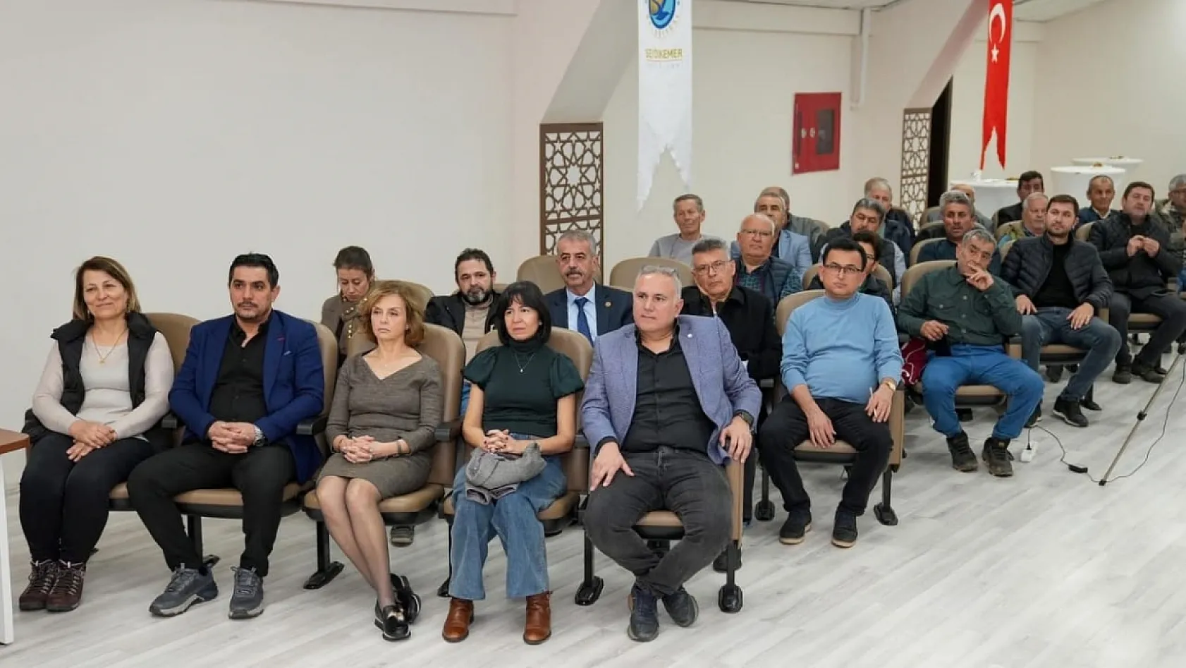 Zeytin ve Zeytinyağı Üretiminde Üretici Odaklı Yaklaşımlar Paneli Seydikemer'de yapıldı