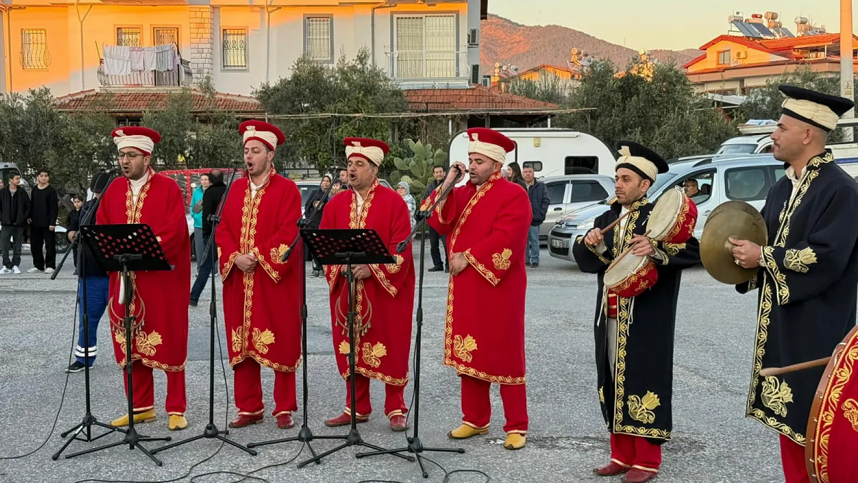 Fethiye'de Ramazan Sofrası Kuruldu: Belediye 30 Gün İftar Programı Düzenleyecek