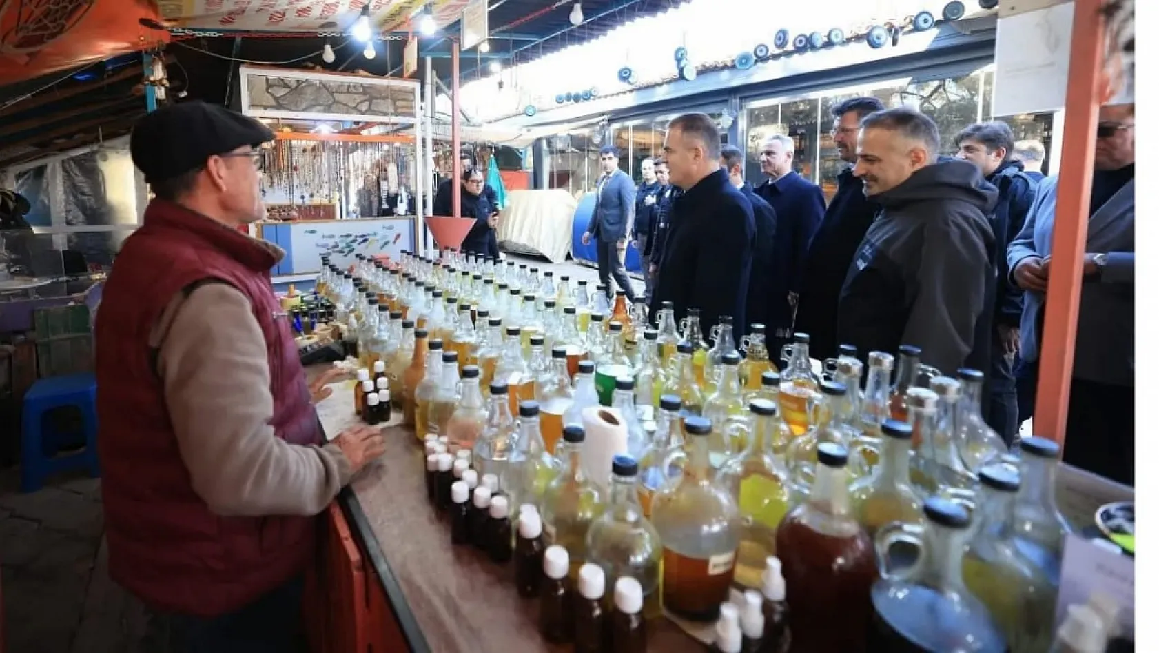 Muğla Valisi Akbıyık, Köyceğiz'de yağışlardan zarar gören esnafı ziyaret etti