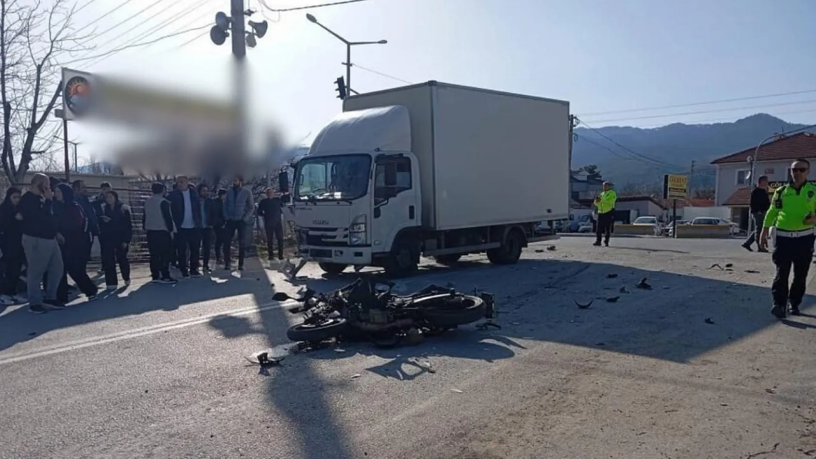 Burdur'da kamyonet ile çarpışan motosikletin sürücüsü hayatını kaybetti