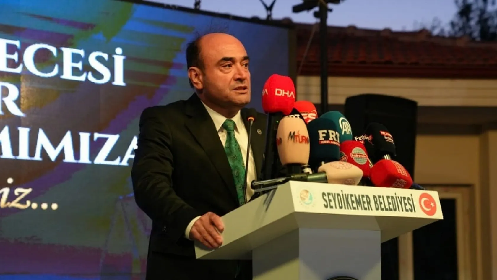 Seydikemer'de 5 Bin Kişilik İftar: Bakan Memişoğlu Sağlık Yatırımlarını Anlattı
