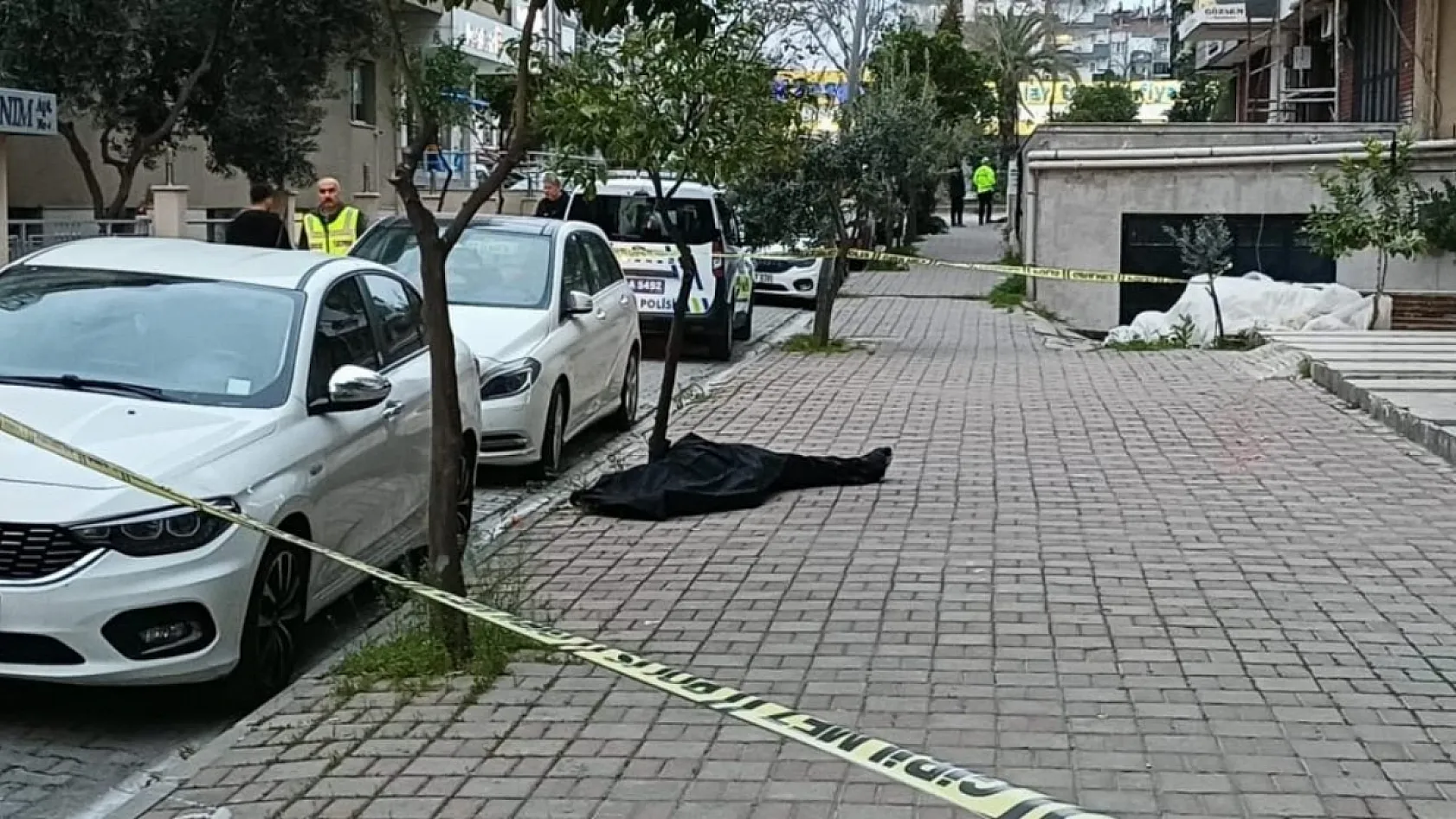 Aydın'da 4. kattan zemine düşen 16 yaşındaki genç hayatını kaybetti