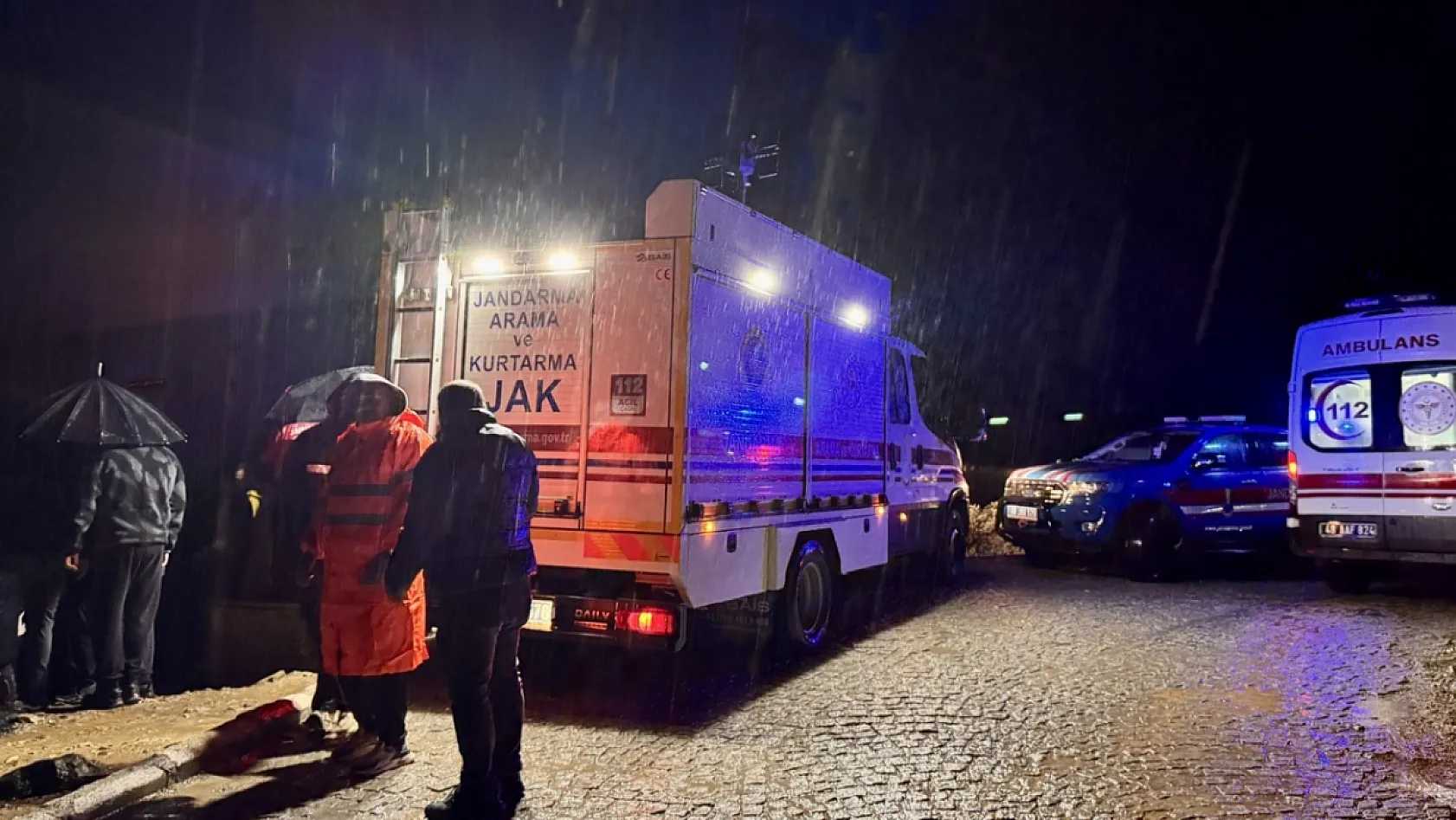 Fethiye'de batan teknedeki 6 kişi kurtarıldı, 1 kişi aranıyor