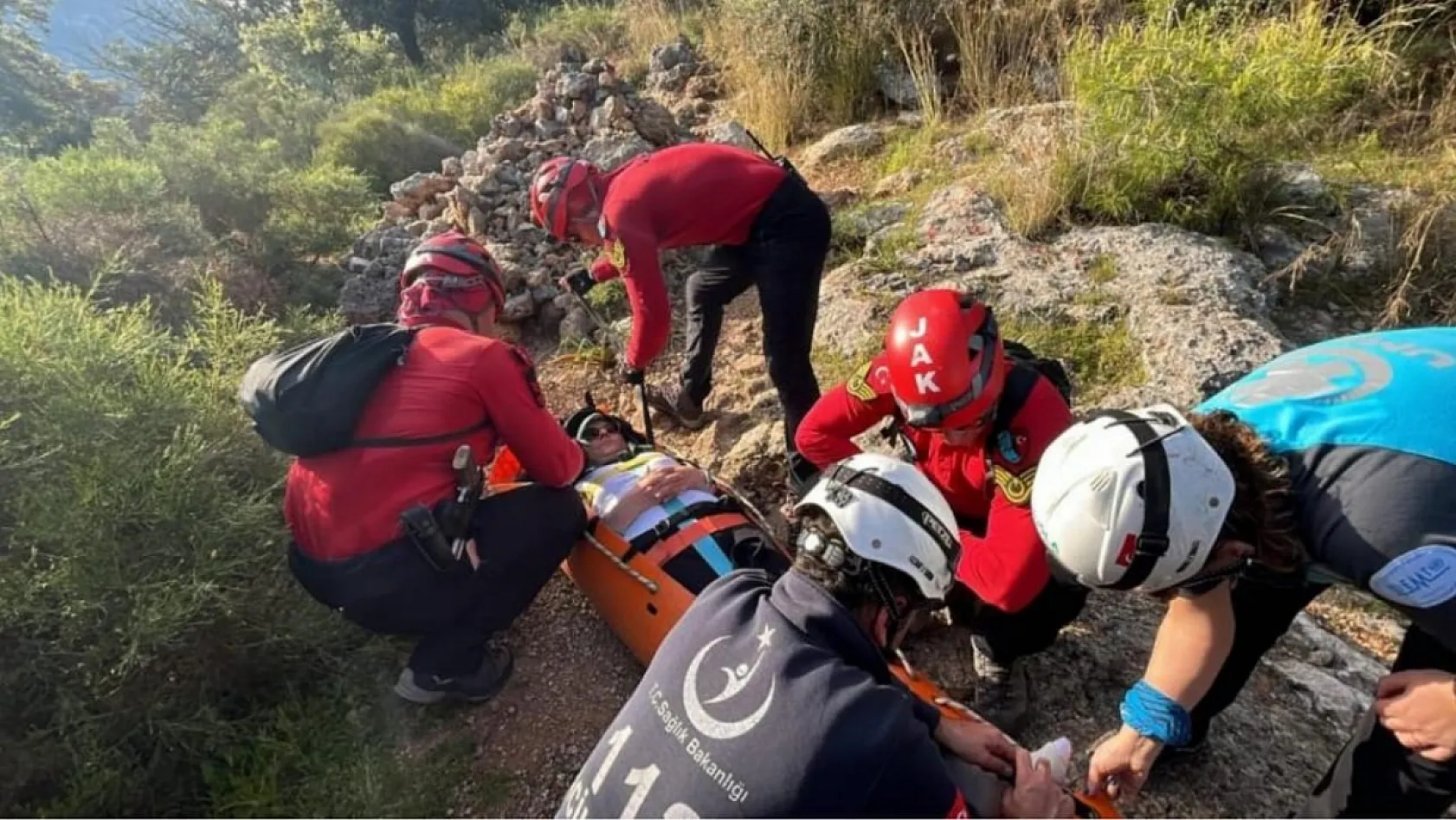 Fethiye'de Yürüyüşte Ayağı Kırılan Kadın 4 Saatte Kurtarıldı