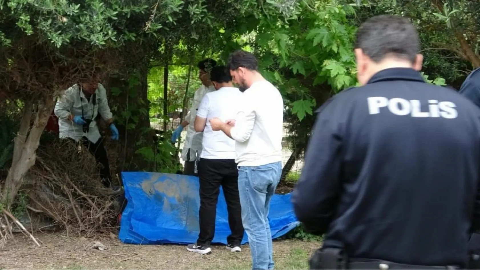 Antalya'da bir kişi ağaçlık alanda ölü bulundu