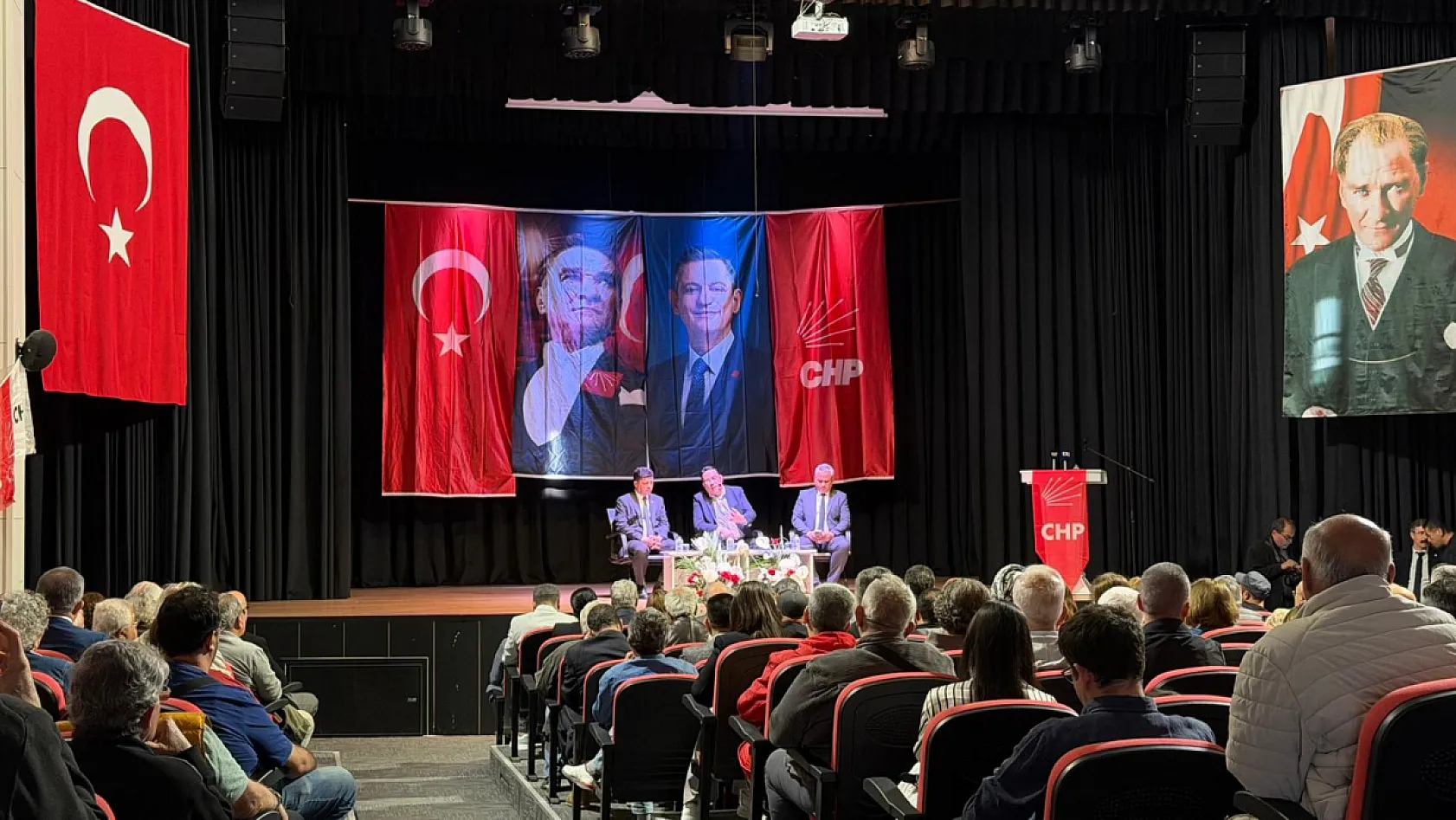 Fethiye'de 'Milli Savunma Politikaları Paneli' Düzenlendi