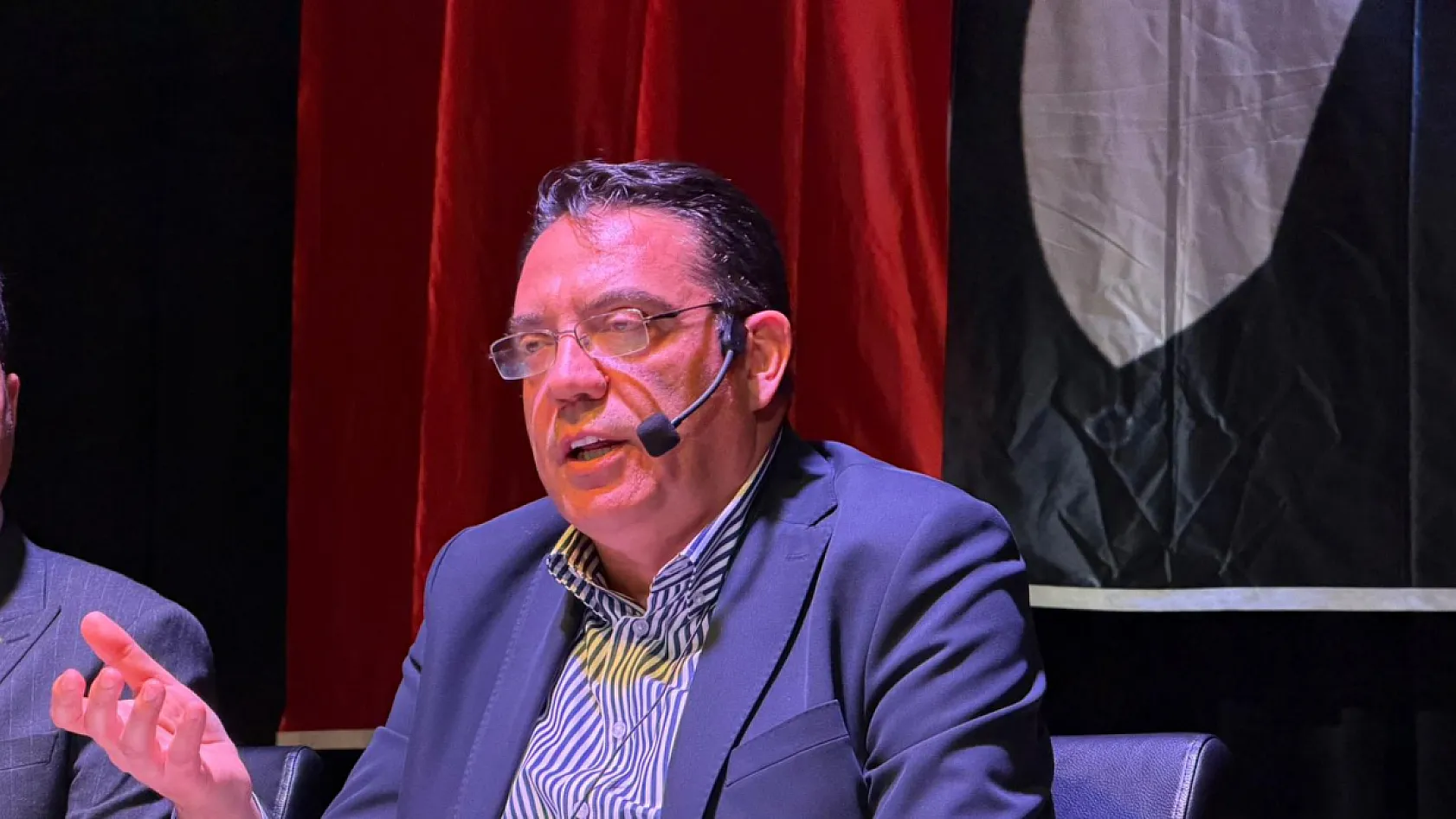 Fethiye'de 'Milli Savunma Politikaları Paneli' Düzenlendi