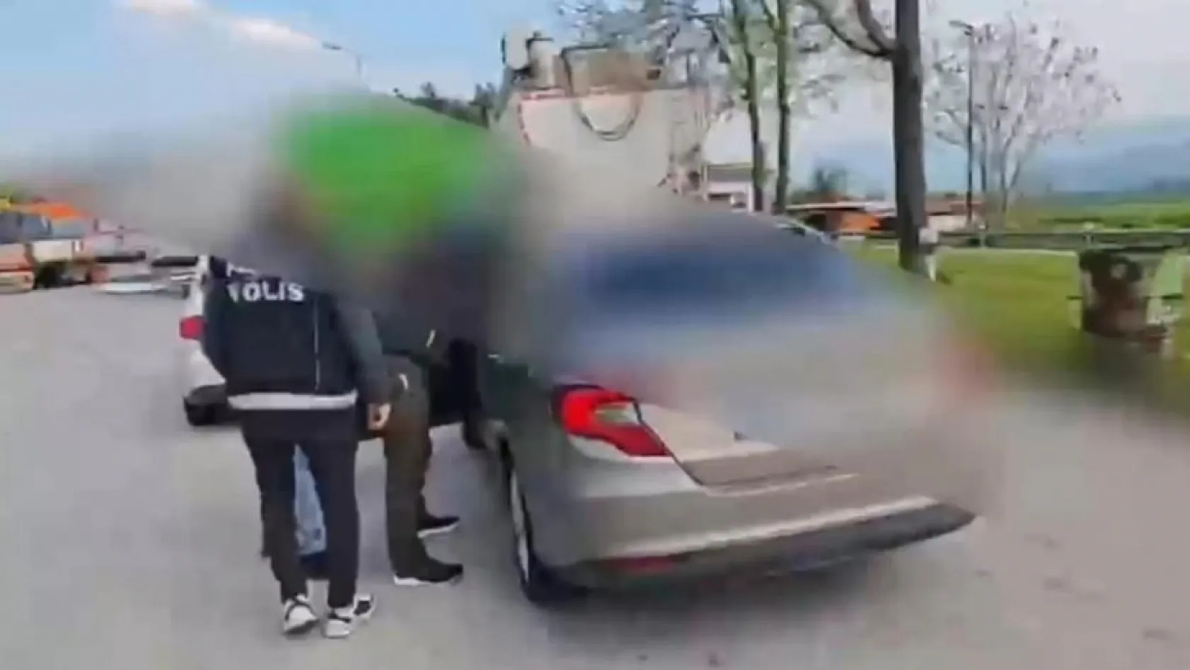 Torbalarca uyuşturucu madde taşıyan araçlar yakalandı: 3 tutuklama